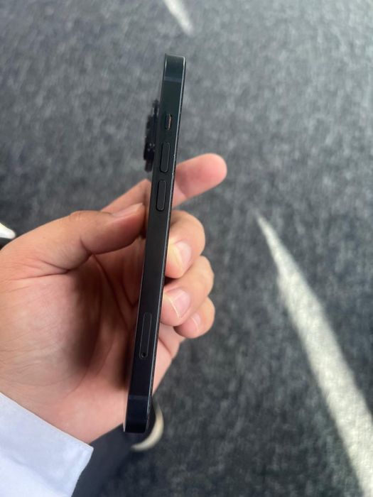 Продам Айфон 14