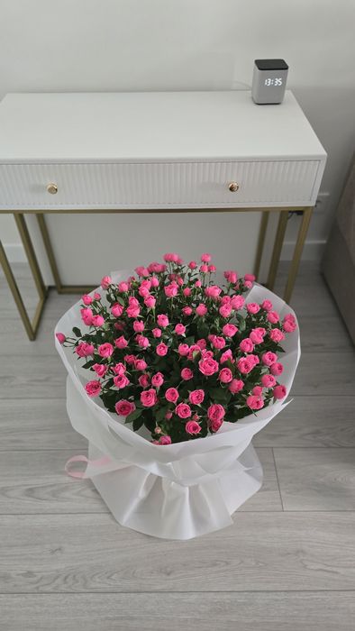 Продам букет кустовых роз
