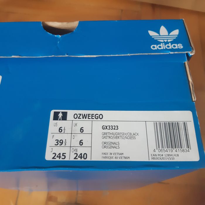 Adidași Adidas Ozweego noi preț 350lei (neg)