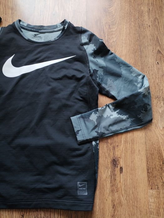 Nike Hyperwarm - юношеска блуза 158-170см.