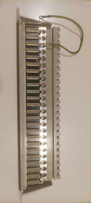 Patch панел с 24 порта - Cat 6 и Cat 5