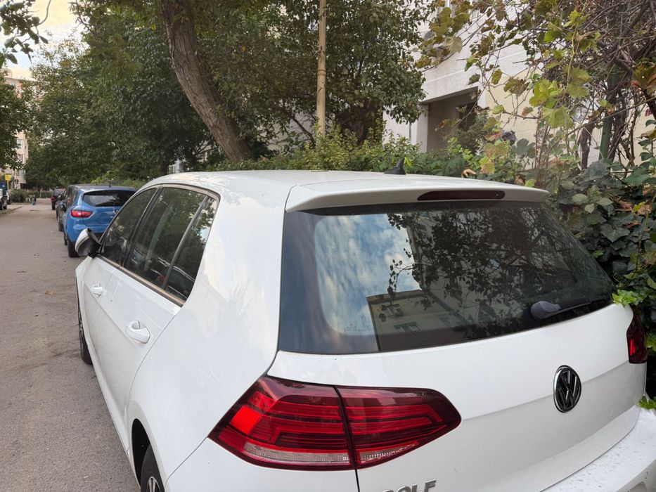 VOLKSWAGEN Golf 2018 — imagine 1