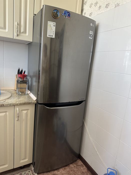 Продам холодильник