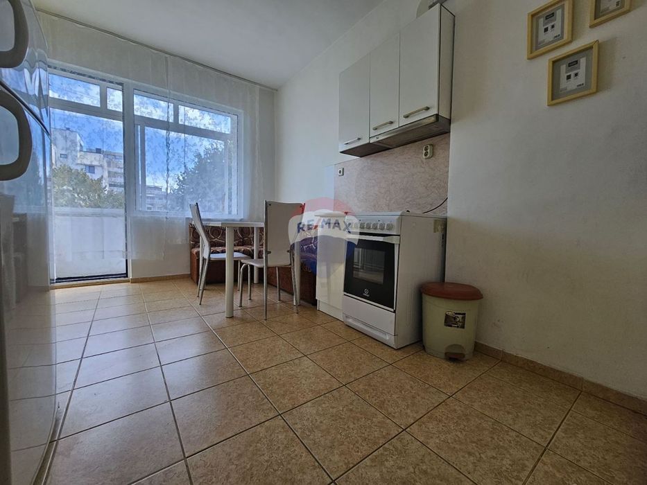 Дава се под наем Тристаен апартамент в Варна, Център - 75 кв.м за 550 € - Снимка #1