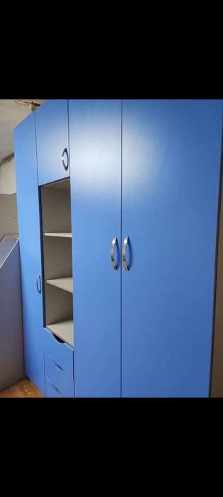 Продам спальный гарнитур