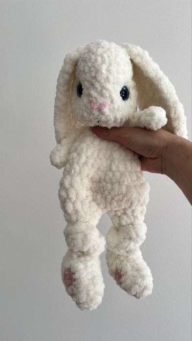 Кролики вязаные.