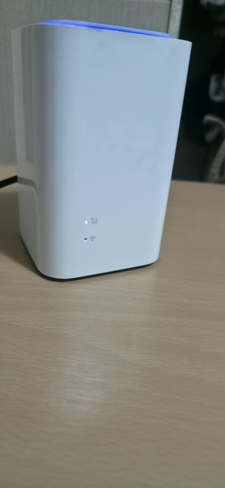 Router wireless 4G Huawei E5180 Cube.