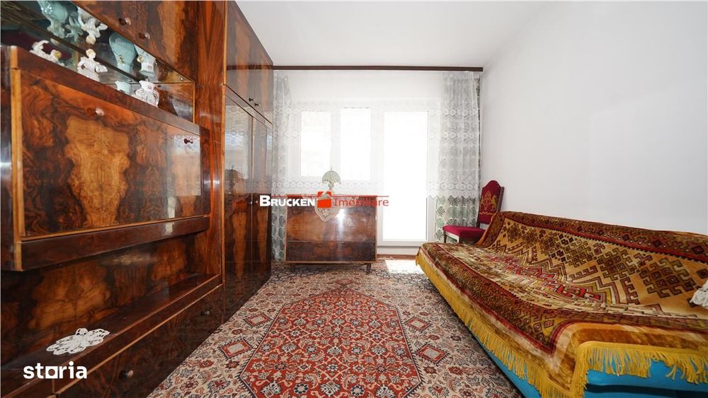 3 camere | 2 bai | 3 balcoane | etaj 48 | Rogerius