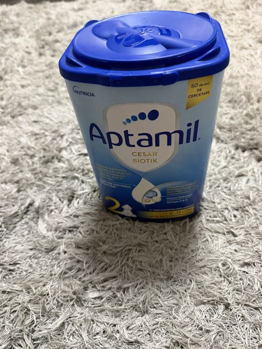 Aptamil CesarBiotik  2 lapte de la 6-12 luni-mai am o cutii ,nou nedesfacut
