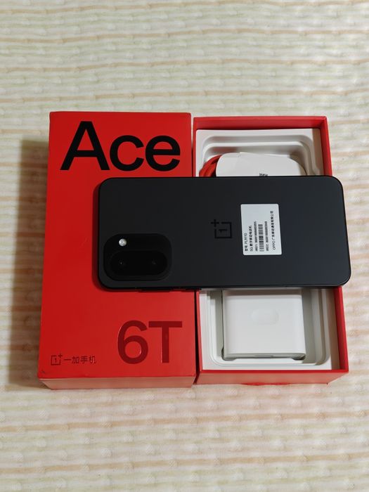 One Plus Ace 6T 256 gb Ram 24 5G