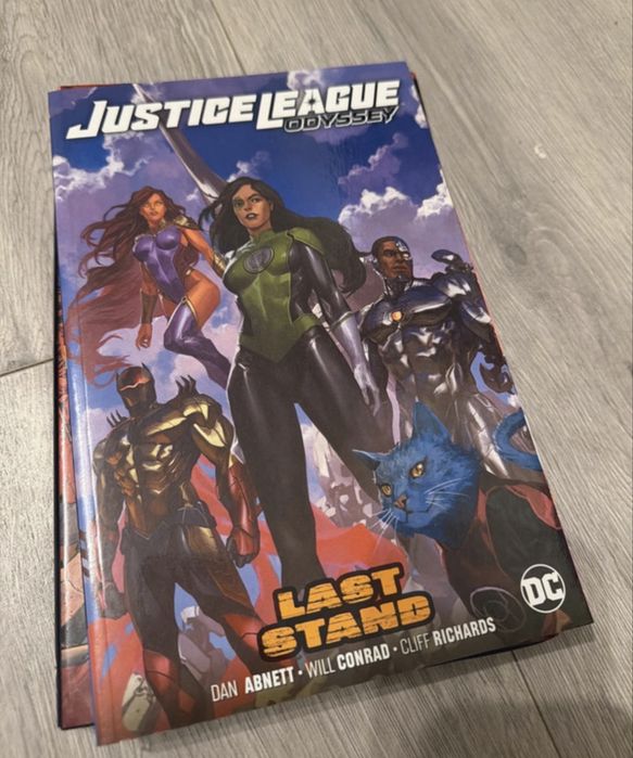 Bundle 8 trade paperbacks comics benzi desenate Marvel & DC