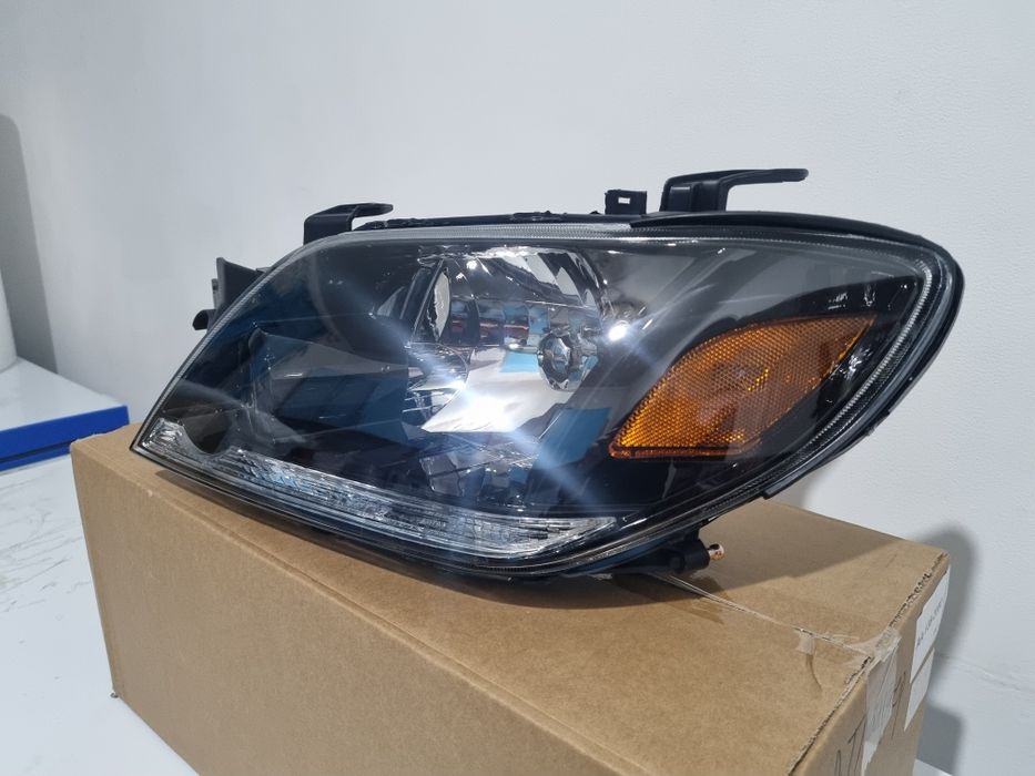 Мицубиси аутлендер фара