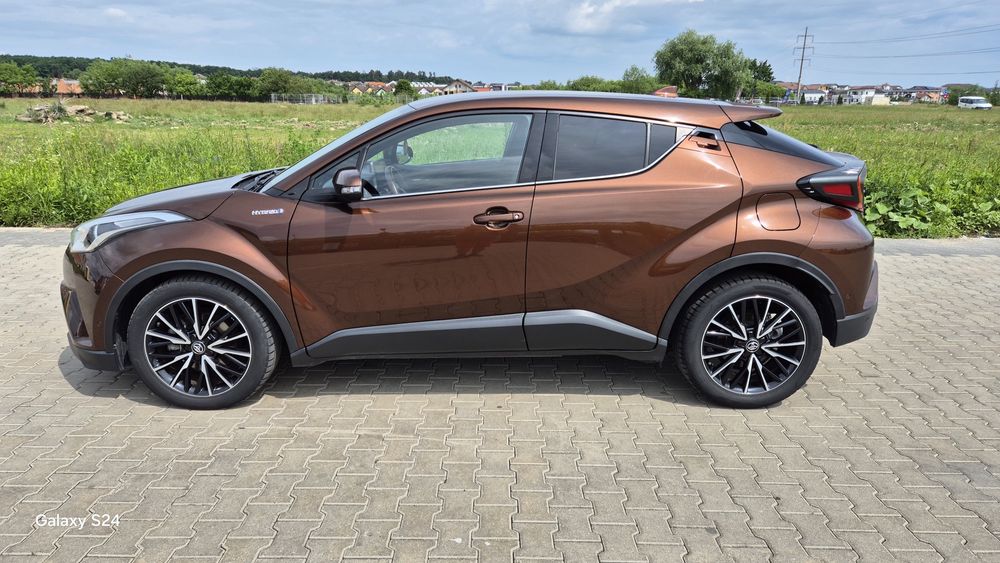 Toyota C-HR 1.8, 4×2, VERSIUNEA LOUNGE