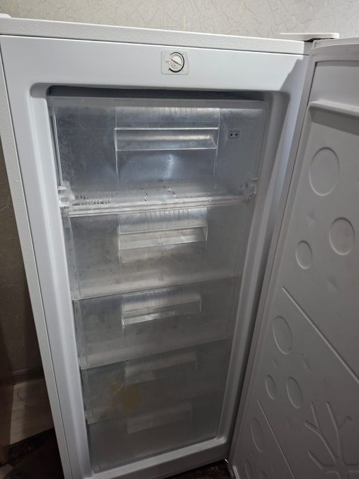 Продам морозильную камеру