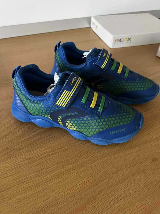 Adidasi Geox marimea 34