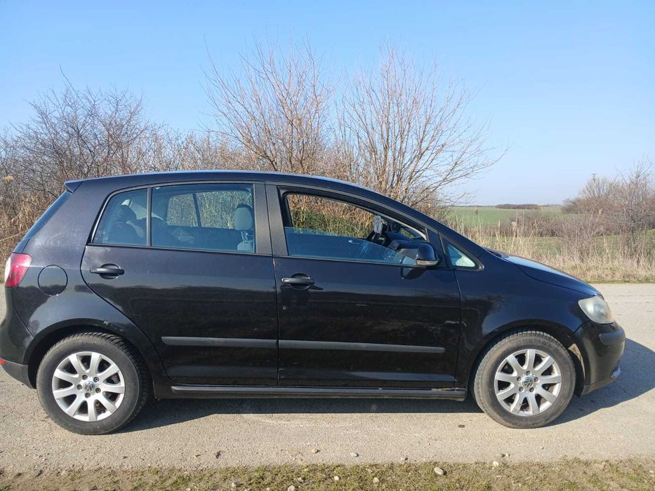 Proprietar in acte vand  VW Golf 5 plus 1,4 MPI