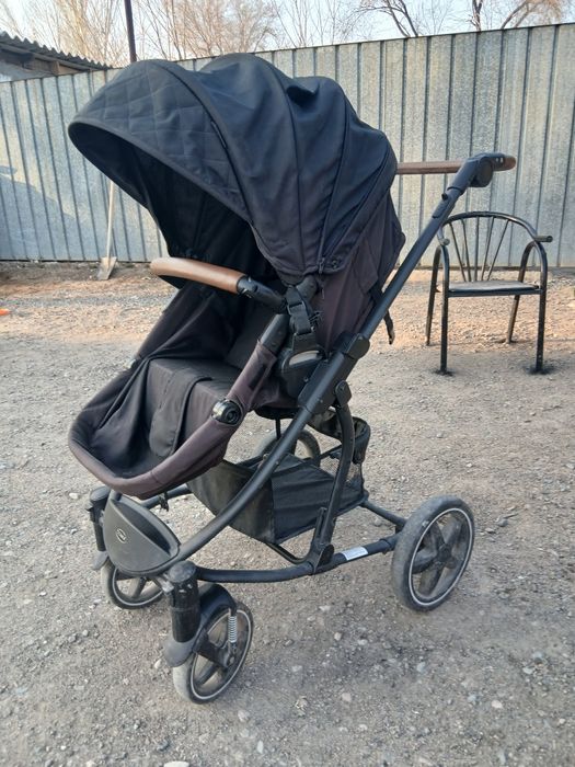 Продаётся коляска томикс