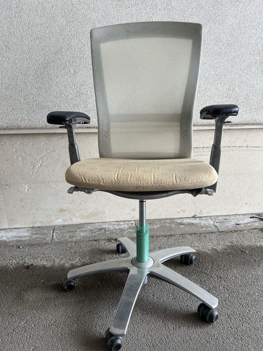 Ергономичен офис стол Knoll Life