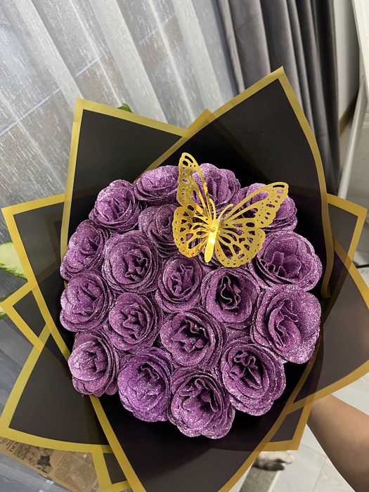 Buchet trandafiri sapun accesorii personalizat initiala stitch IEFTIN