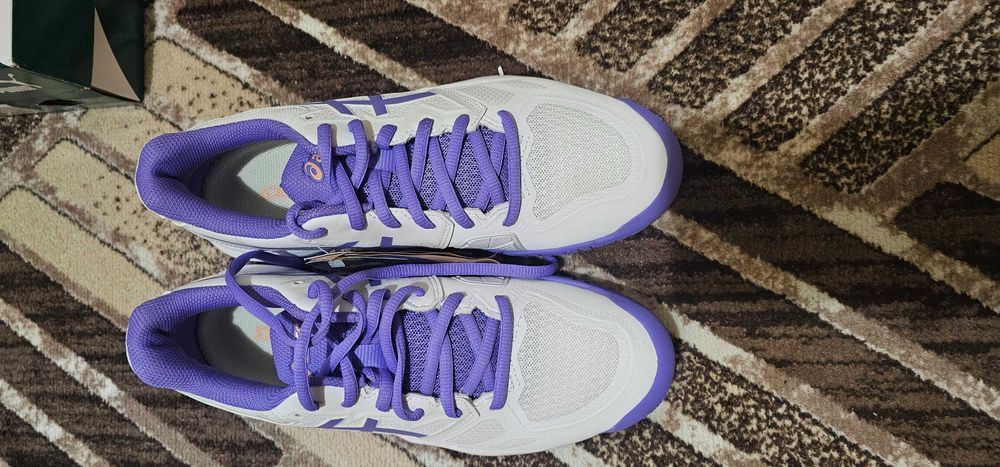 Маратонки Asics нови