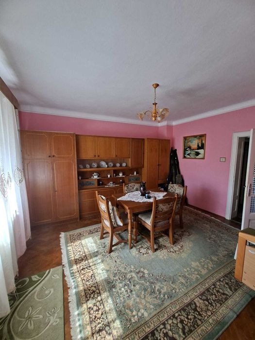 Casa de vanzare in zona linistita