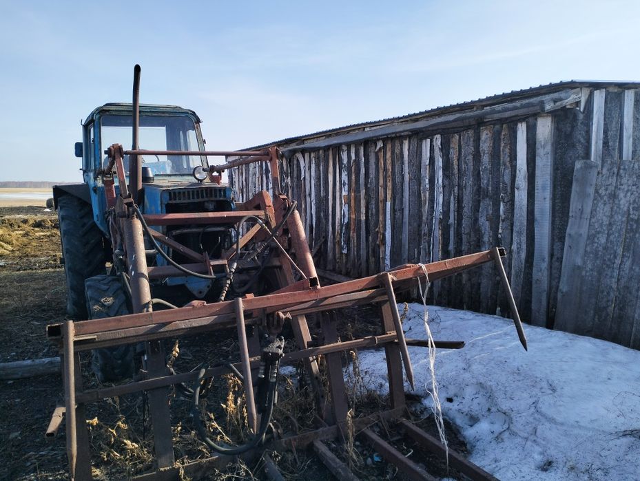 Продам трактор в