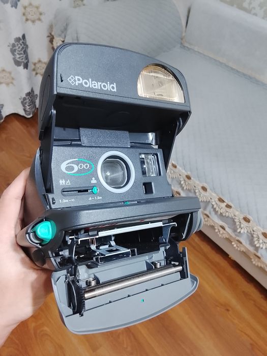 Polaroid фотокамера 600 instant camera