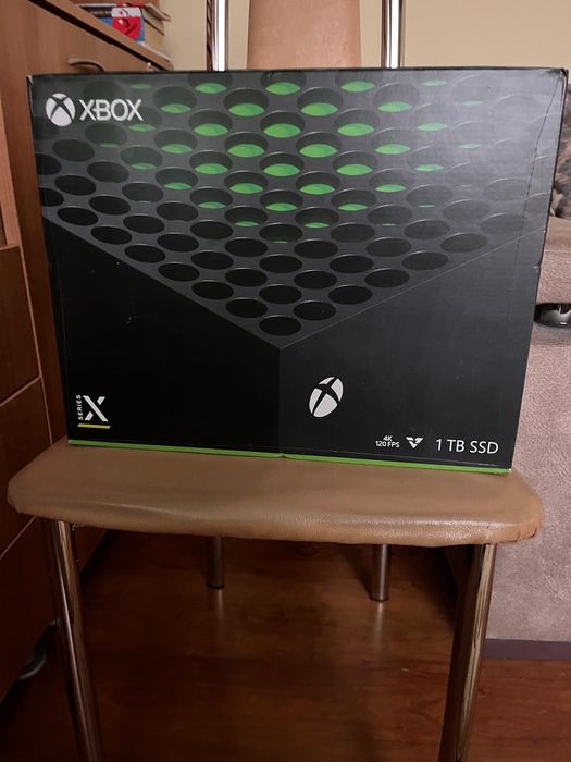 Xbox seria x +2 manete + 3 jocuri 1tb ca nou