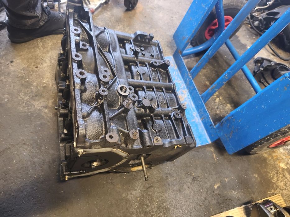 Bloc motor BMP 2.0 tdi 103 kw 140 cp Volkswagen Passat B6 2005-2010