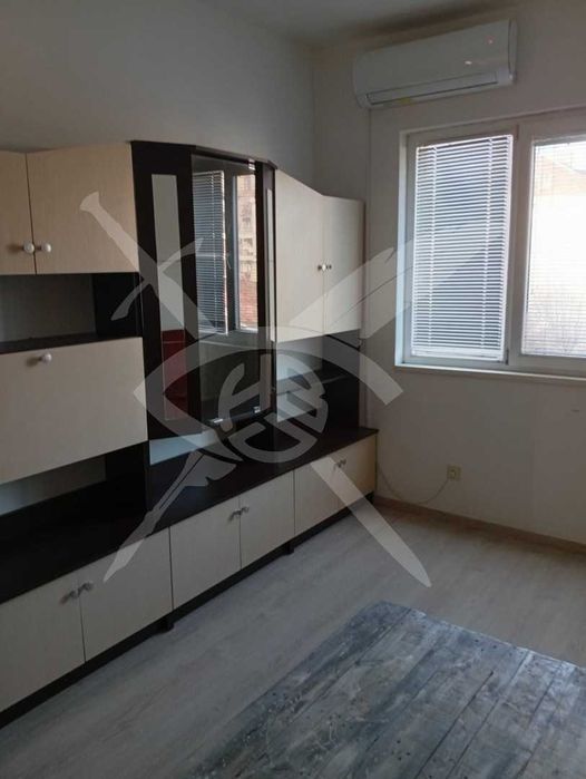 Дава се под наем Тристаен апартамент в София, Център - 75 кв.м за 698.19 € - Снимка #2