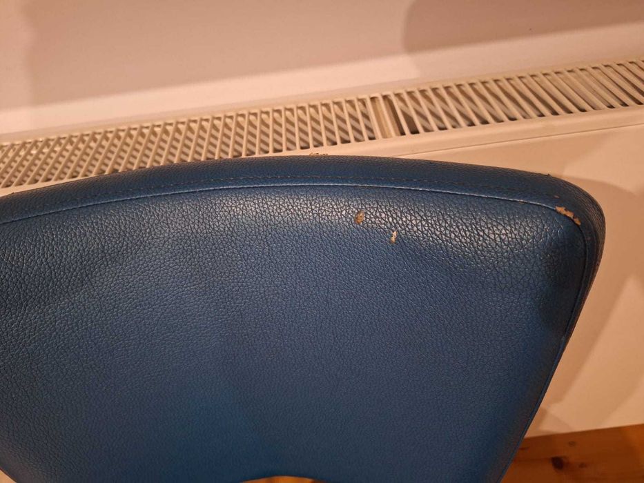 Scaune din lemn tapitate