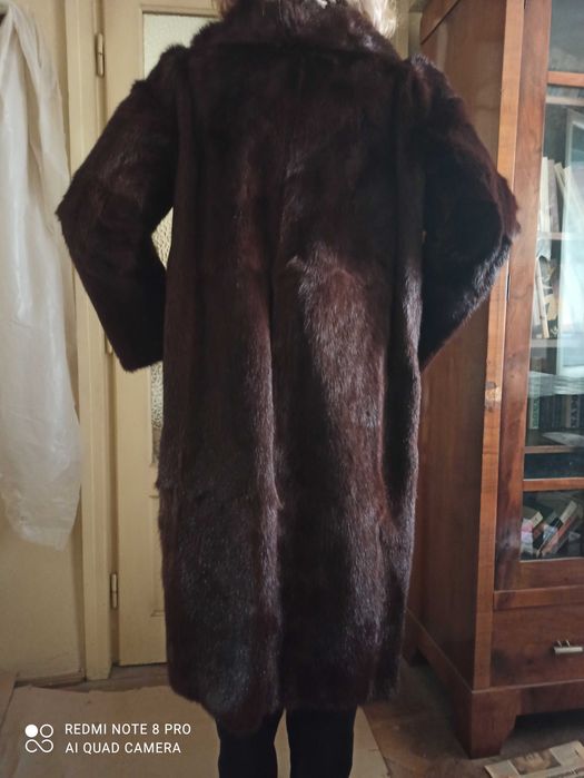 Haina de dama din blana naturală nutrie,+caciula blana nutrie