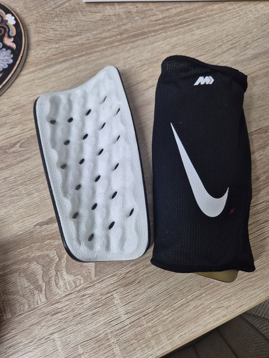 Aparatori fotbal Nike Mercurial Lite
