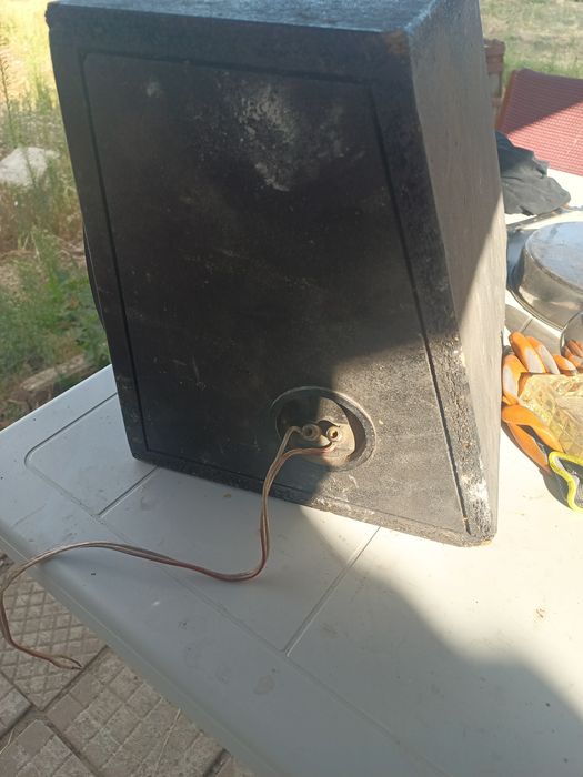 Бас каса за кола