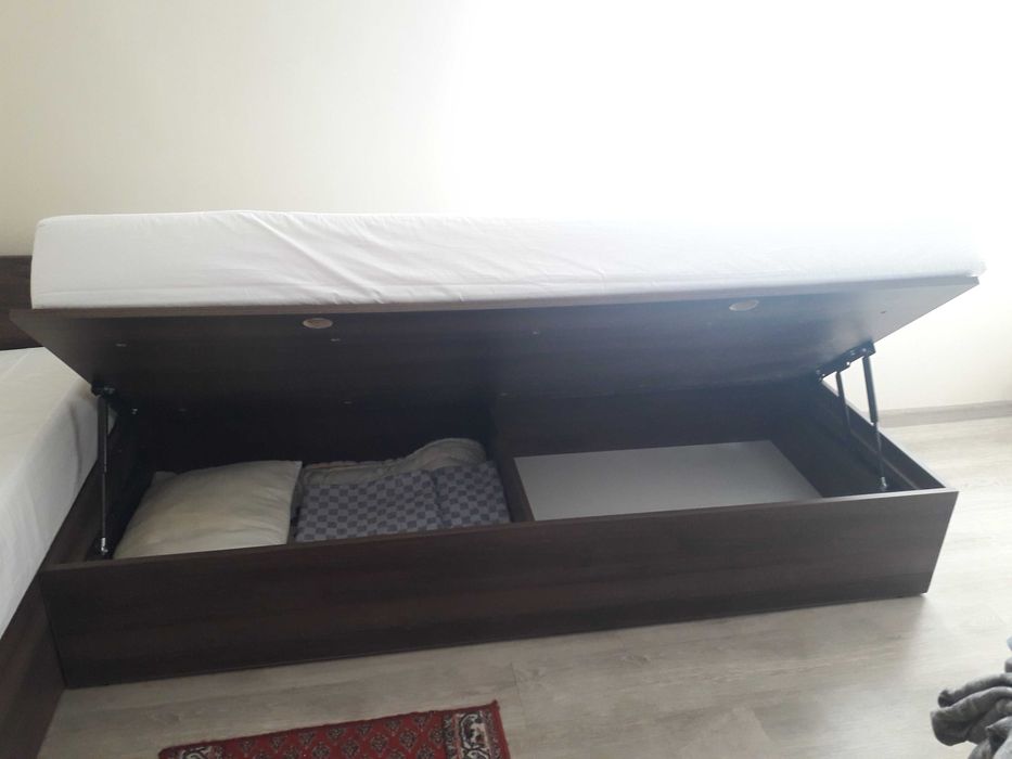 Ъглови легла с повдигащ механизъм