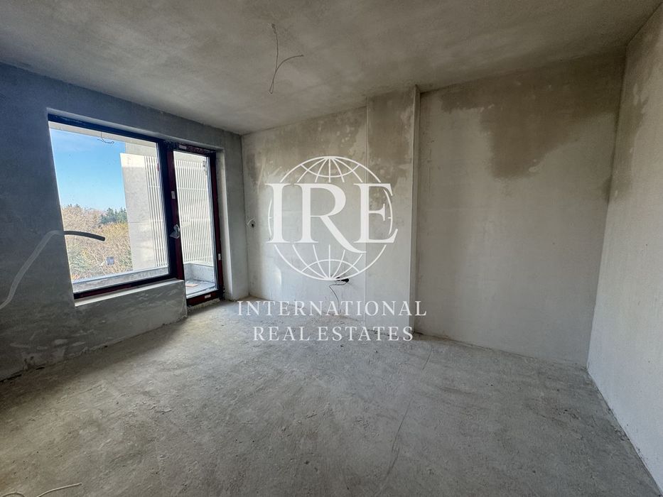 БРИЗ първа линия ТРИСТАЕН  до морска градина с морска панорама възмож