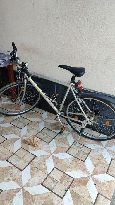 Bicicleta roți de 28" in stare foarte bună