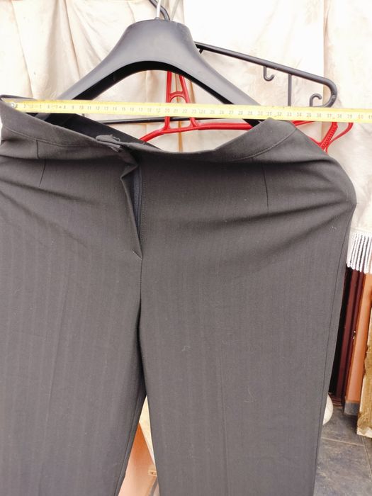 Pantaloni eleganți / office damă – Negri clasici cu dungă la căcalcat – Croială dreaptă