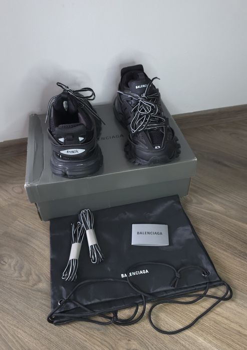 Balenciaga Track
