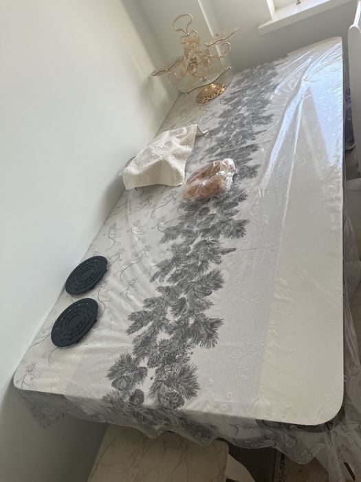 стол кухони стульями