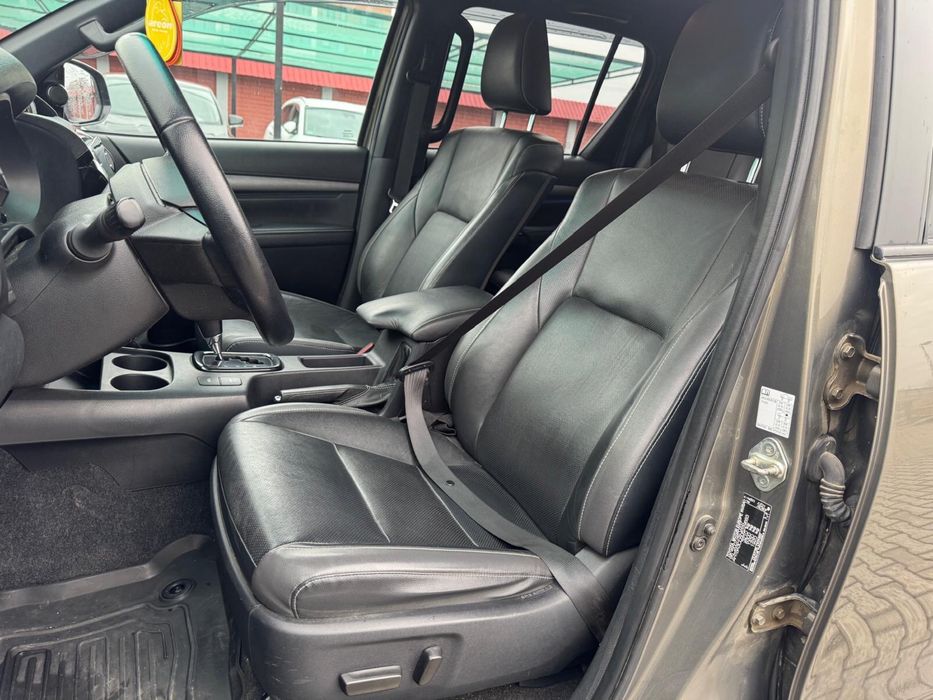 Toyota Hilux Invincible