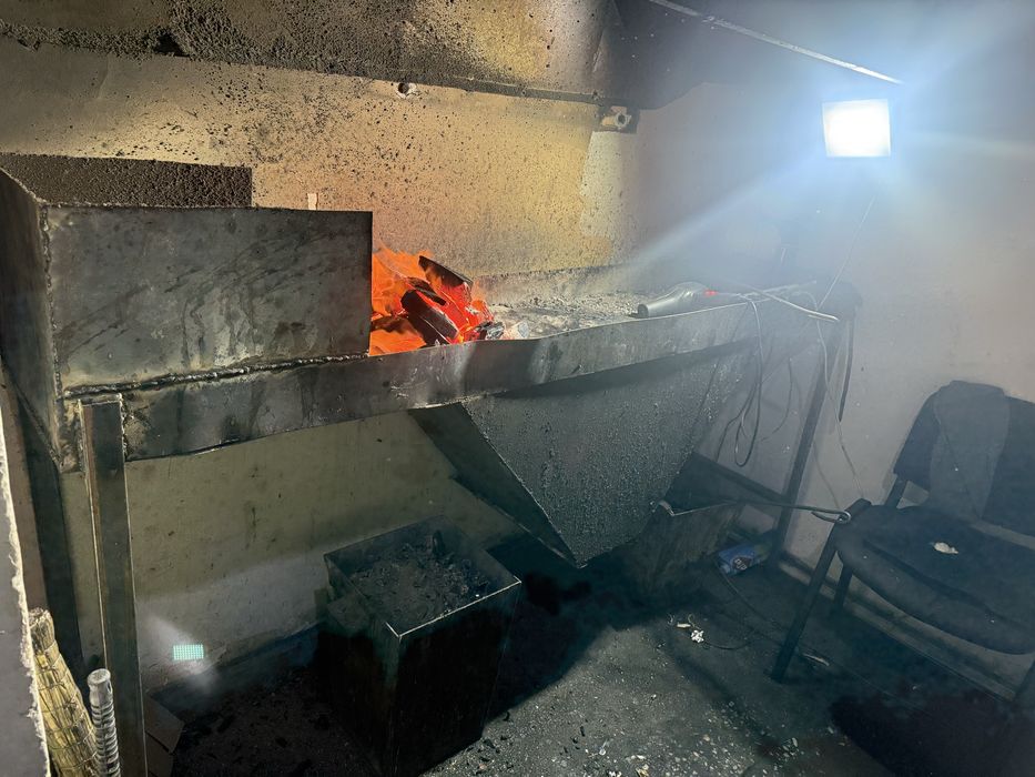 Срочно мангал с зонтиком