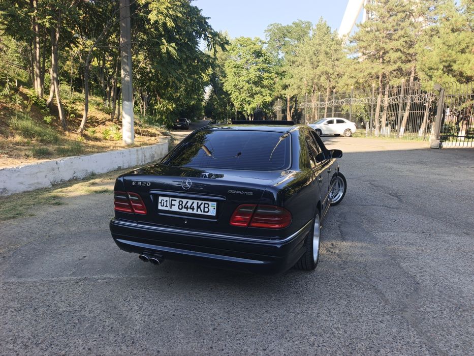 Mercedes Benz w 210