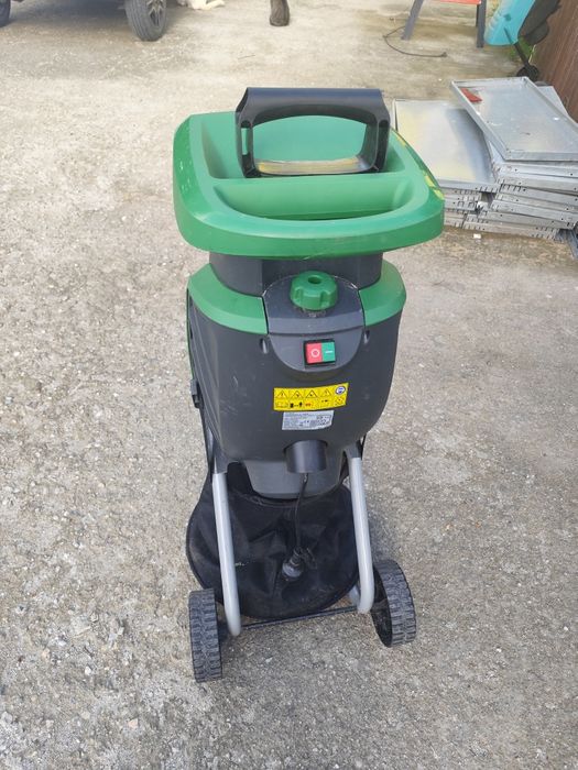 Tocător crengi electric