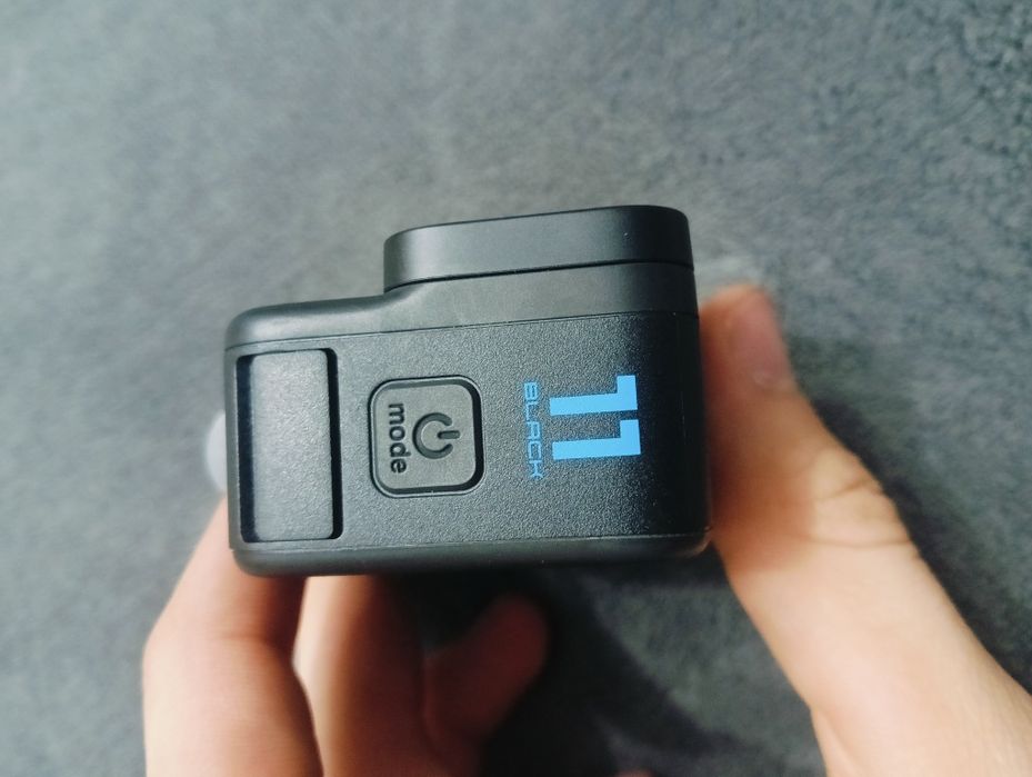 .GoPro 11 black.