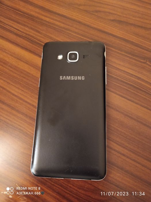 Samsung J2 telefon
