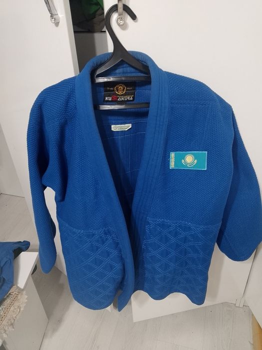 Продам кимоно для дзюдо