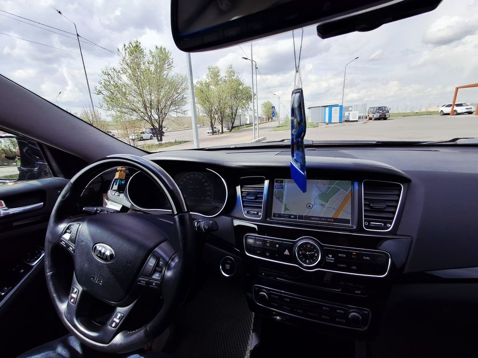 Продам KIA K7 свежий