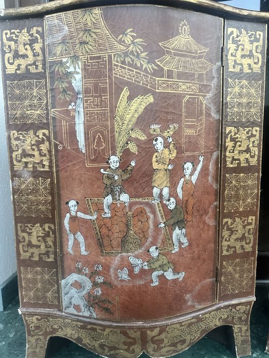 comode decorative de inspirație chinoiserie
