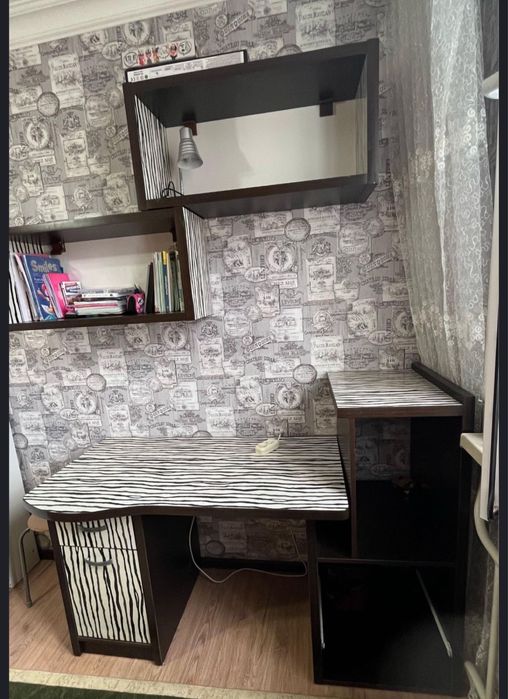 Стол писменный или компьютерный